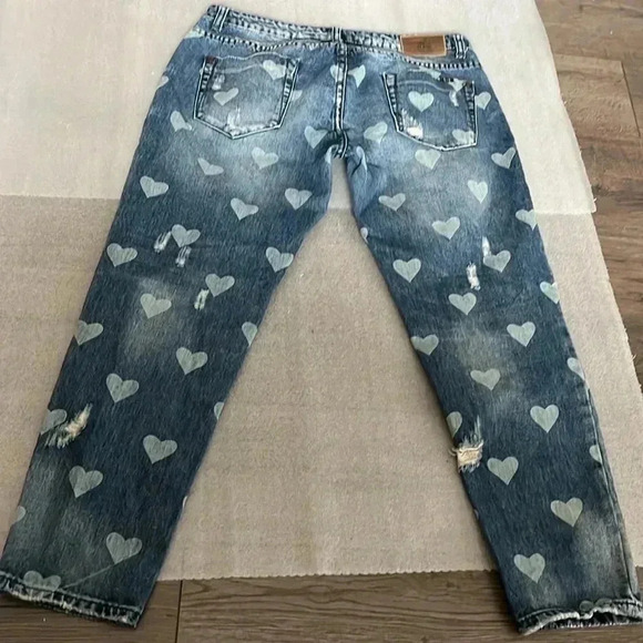 Wiya Heart pattern Distressed Ankle or Cropped Low- Mid Rise  Jeans - Picture 6 of 7